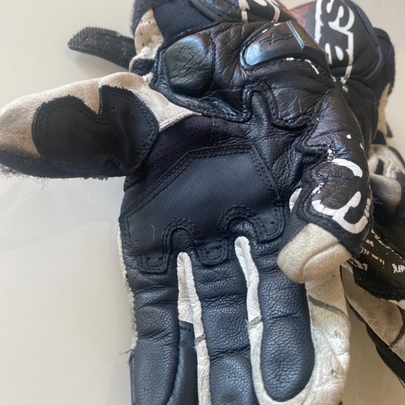 Woman’s Stella SP X Air Carbon Motorcycle Glove Full Grain Leather Short Cuff - Picture 8 of 14